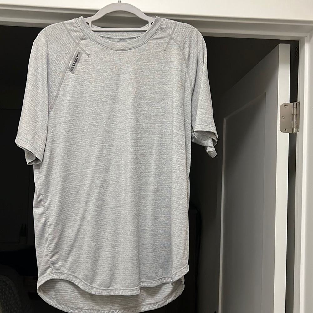 Legends Enzo Tee.   Size Large.    Heather Gray